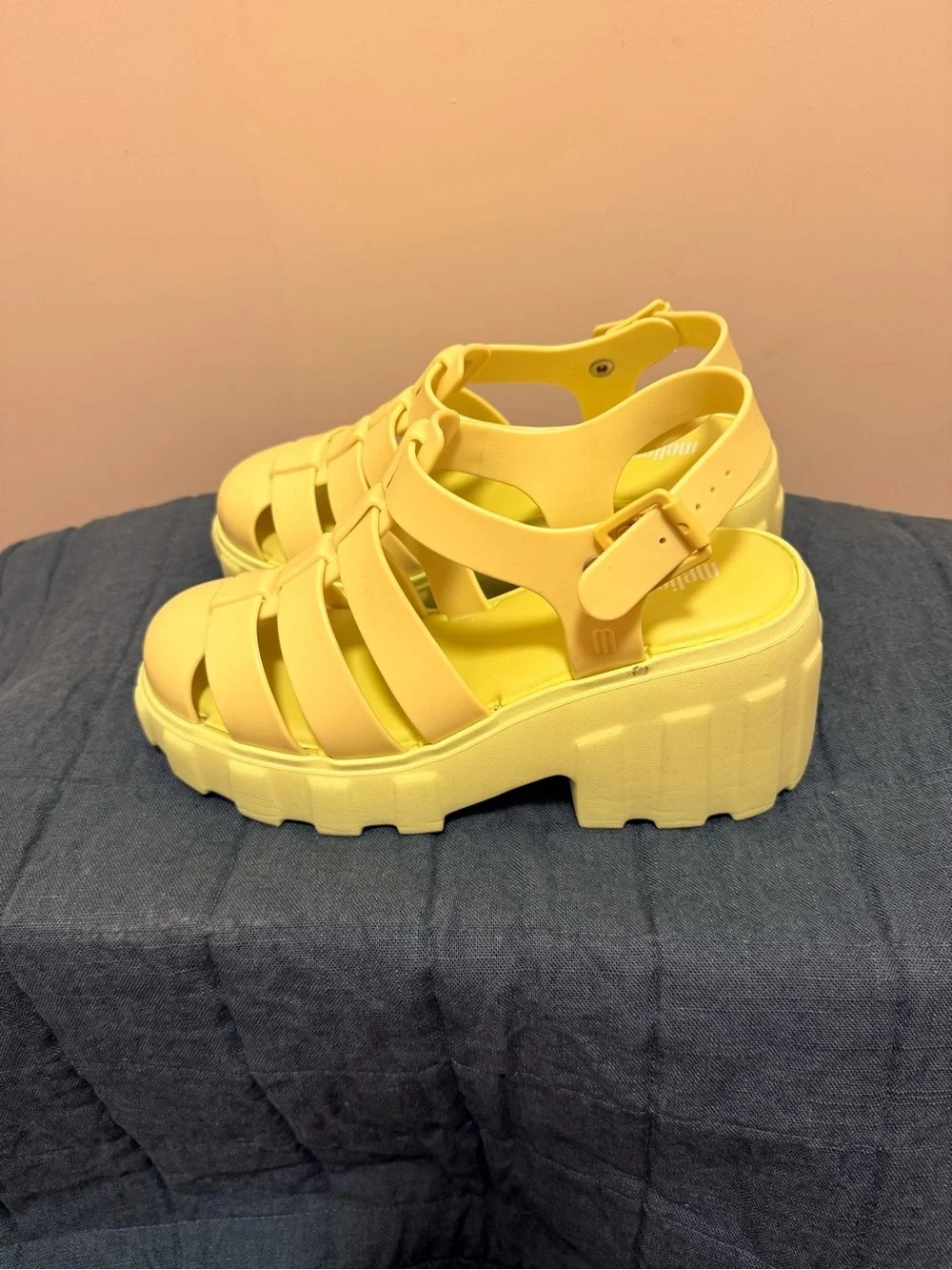 Women’s size 8 Yellow Chunky Sandals